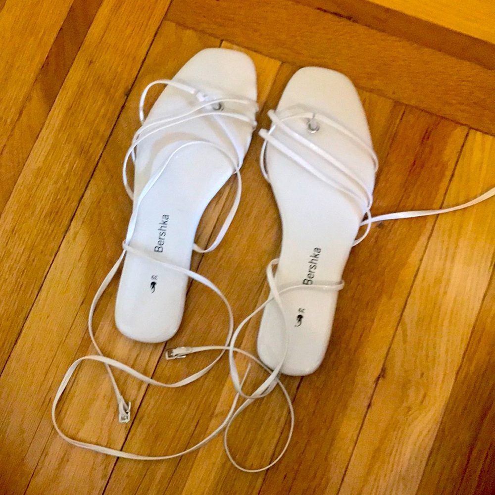 **NEVER WORN** Bershka white strappy sandals